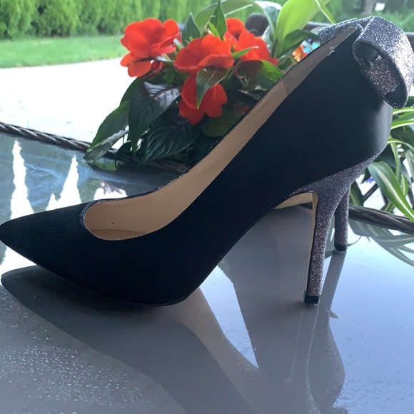 Enzo Angiolini Black Pumps with Silver Sparkle Bow - Picture 4 of 6